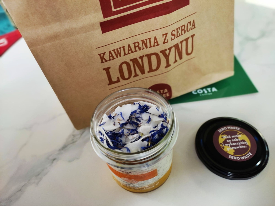 Costa Coffee - jogurt z chabrami