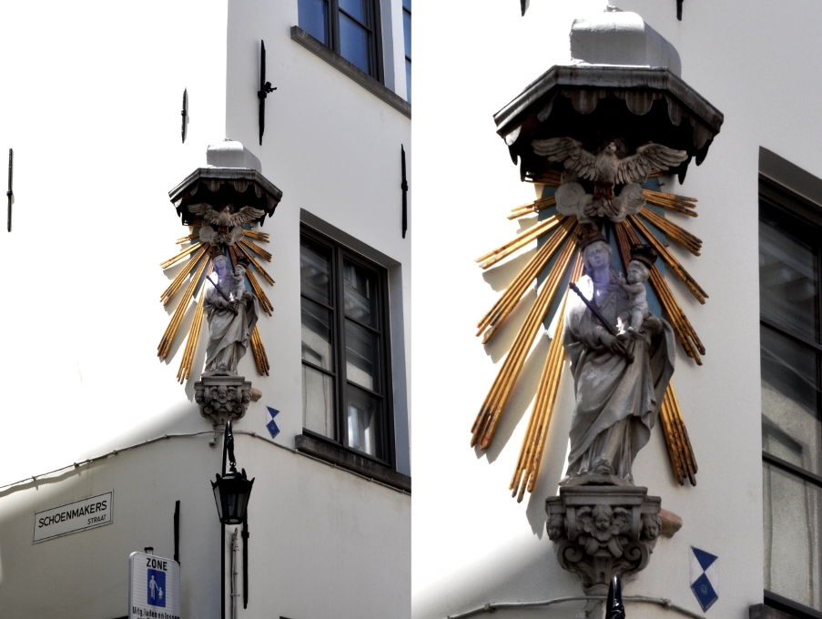 Rzeźba Matki Bożej przy ulicy Schoenmakersstraat w Antwerpii