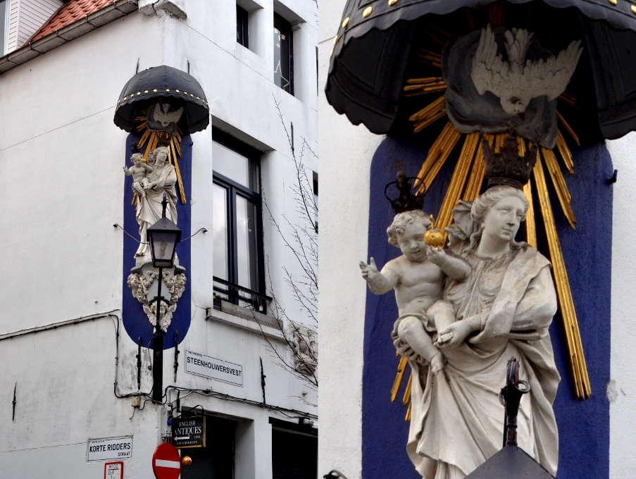 Rzeźba Matki Bożej na rogu ulic Korte Riddersstraat i Steenhouwersvest