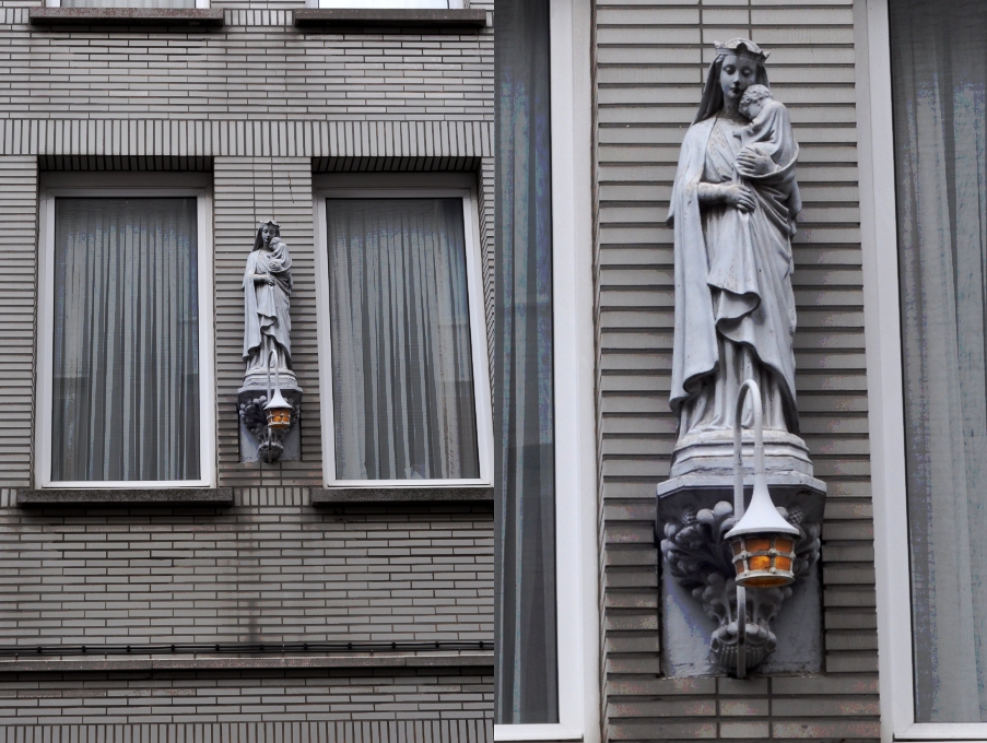 Rzeźba Matki Bożej w Centrum Antwerpii