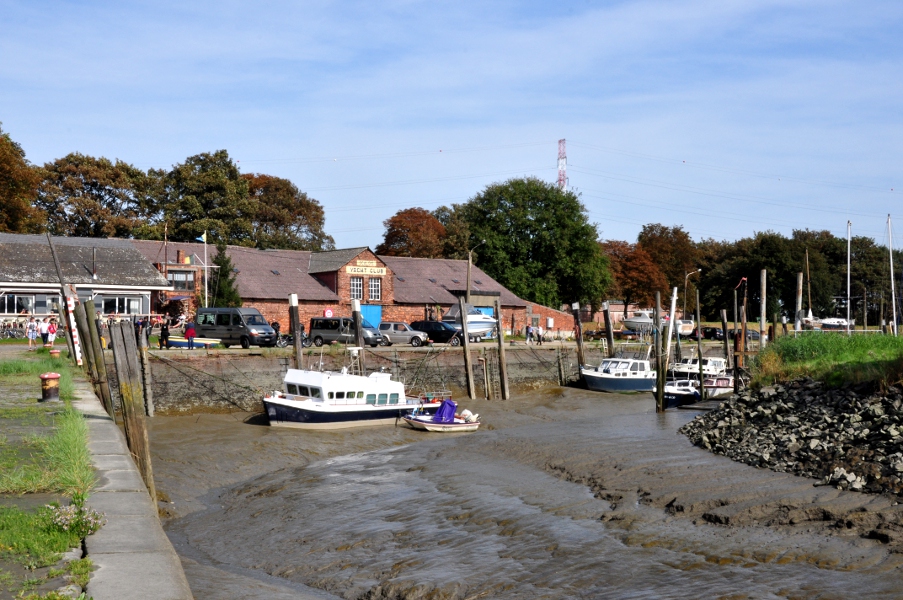 Odpływ w marinie - Lillo