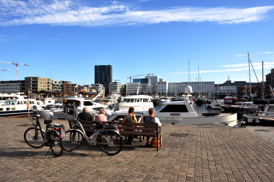 W marinie koło dawnego Havenhuis Antwerpen
