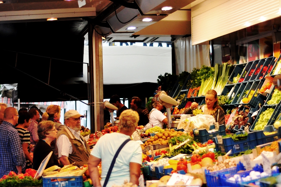 Stoisk warzywne - Theaterplein w Antwerpii