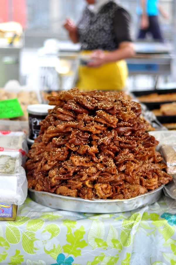 Egzotyczne ciastka - Targ na Theaterplein w Antwerpii