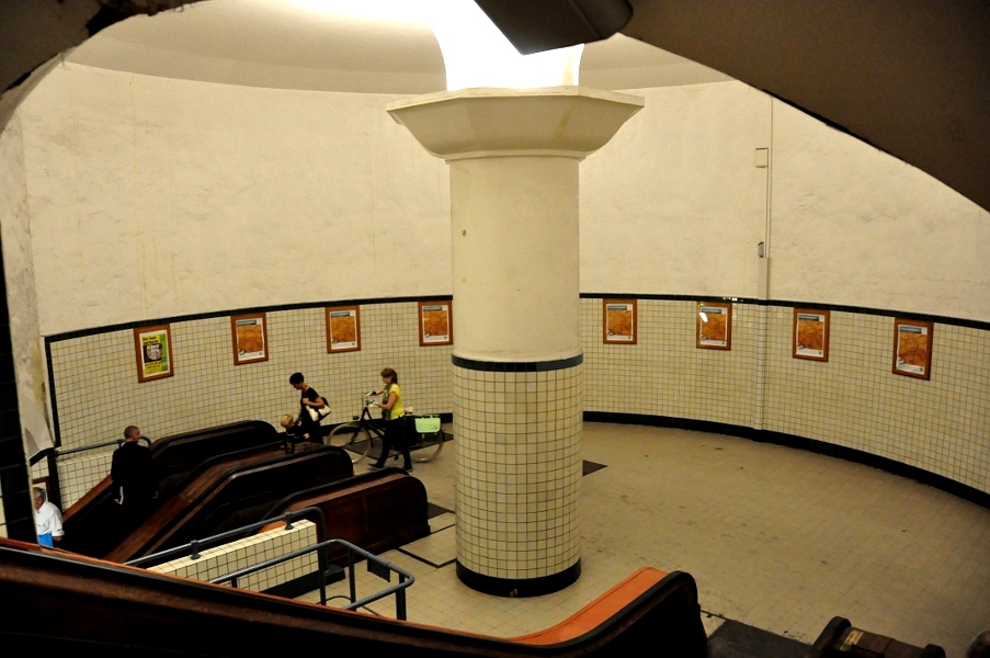 Podróż schodami jest długa Podróż schodami jest długa